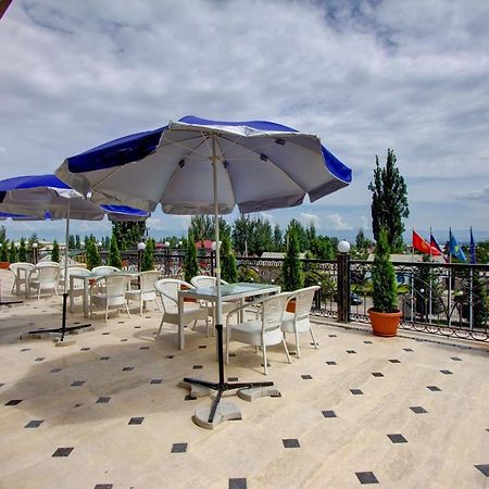 Karagat Hotel Karakol Esterno foto