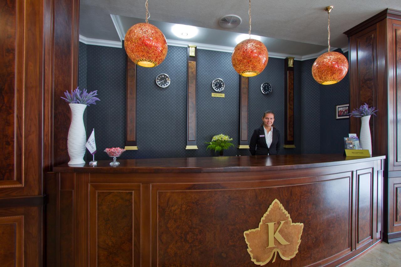 Karagat Hotel Karakol Esterno foto
